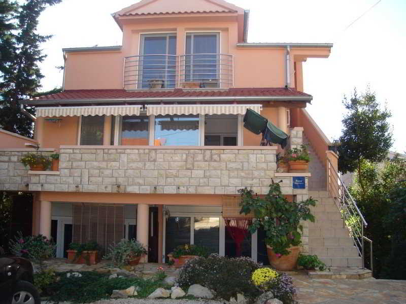 APARTMENTS LJILJANA 2/44