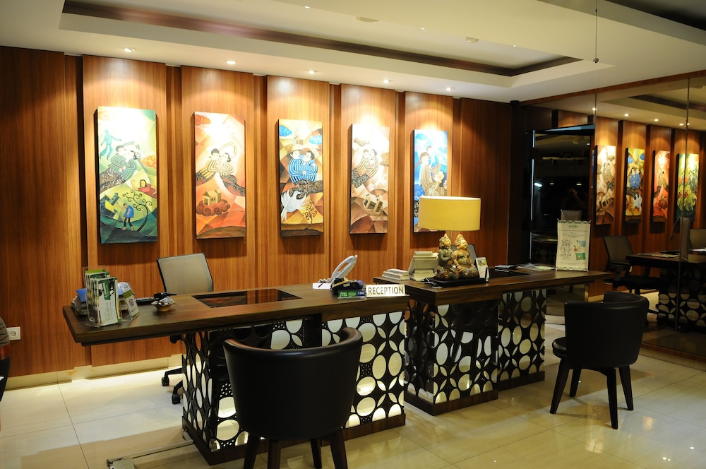 Pyrenees Jogja Hotel 22/26