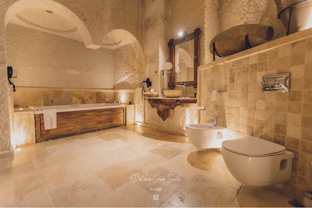 Nino Cave Suites 48/50