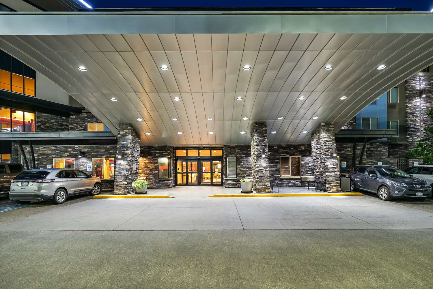 Comfort Suites Kelowna, BC 49/52