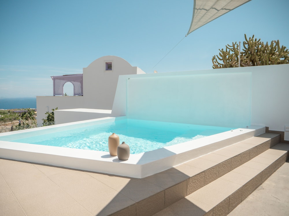 Valery Suites 49/54
