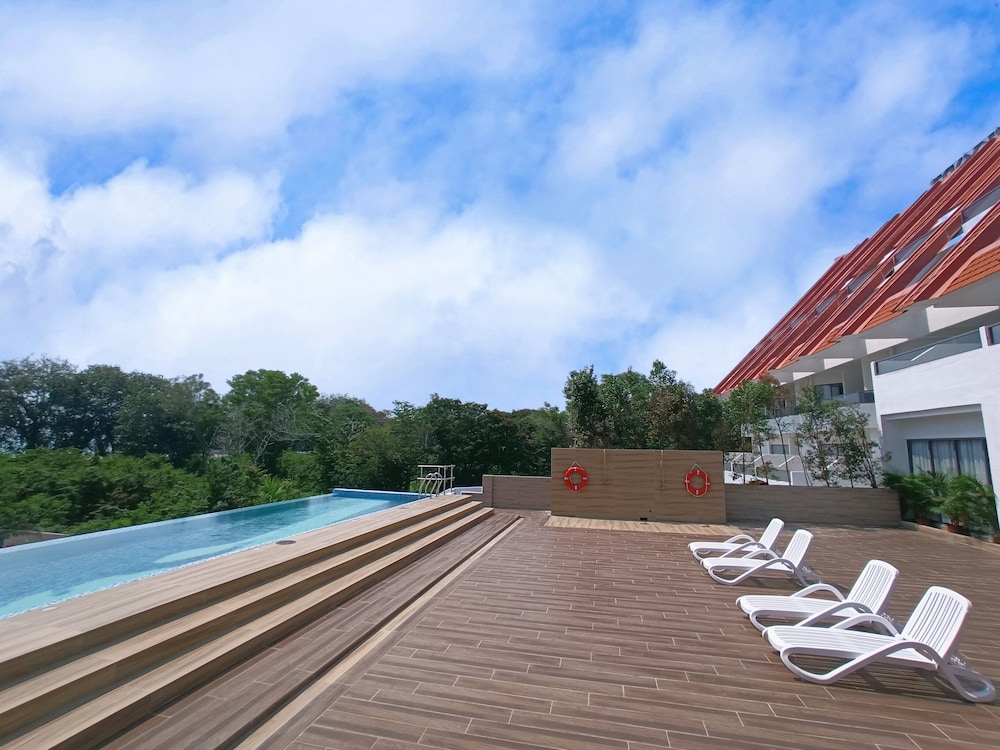 Pacific Regency Beach Resort Port Dickson 42/48
