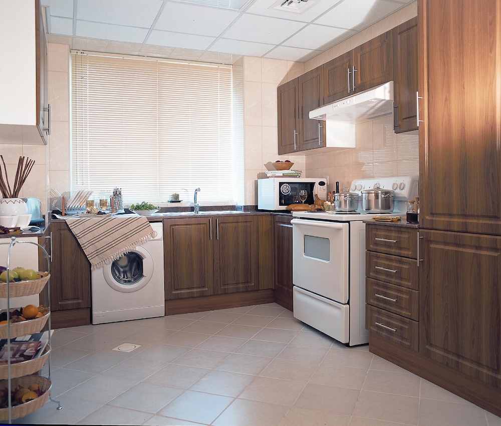 Al Raya Hotel Apartments 8/63