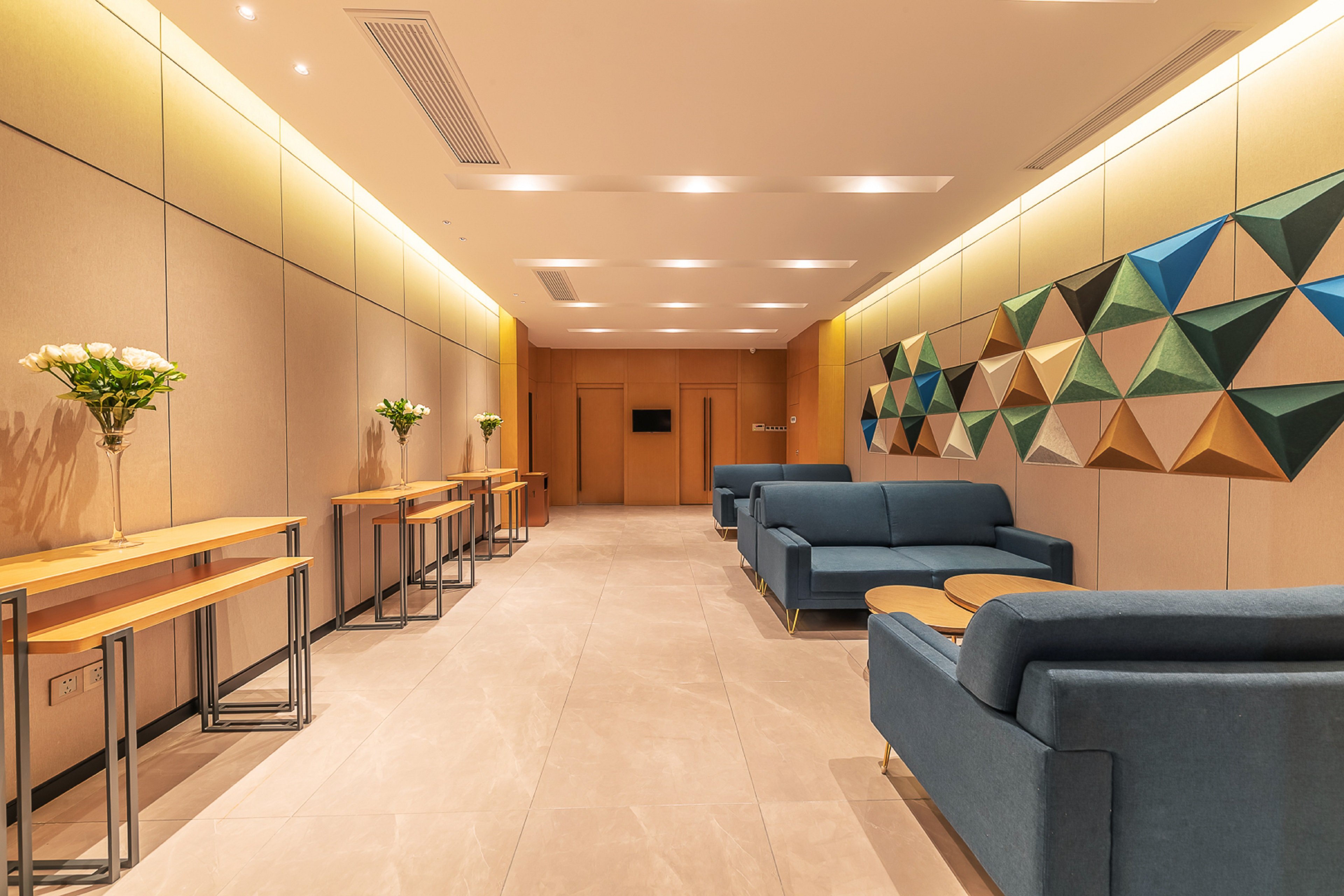 Holiday Inn Express Yichang Riverside 64/81
