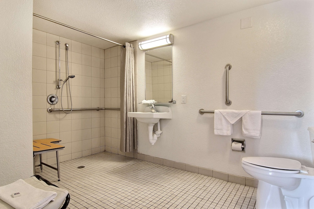 Motel6 San Angelo, TX 52/54