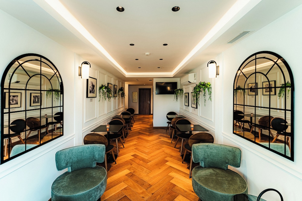 Royale Sainte Helene Boutique Hotel 39/57