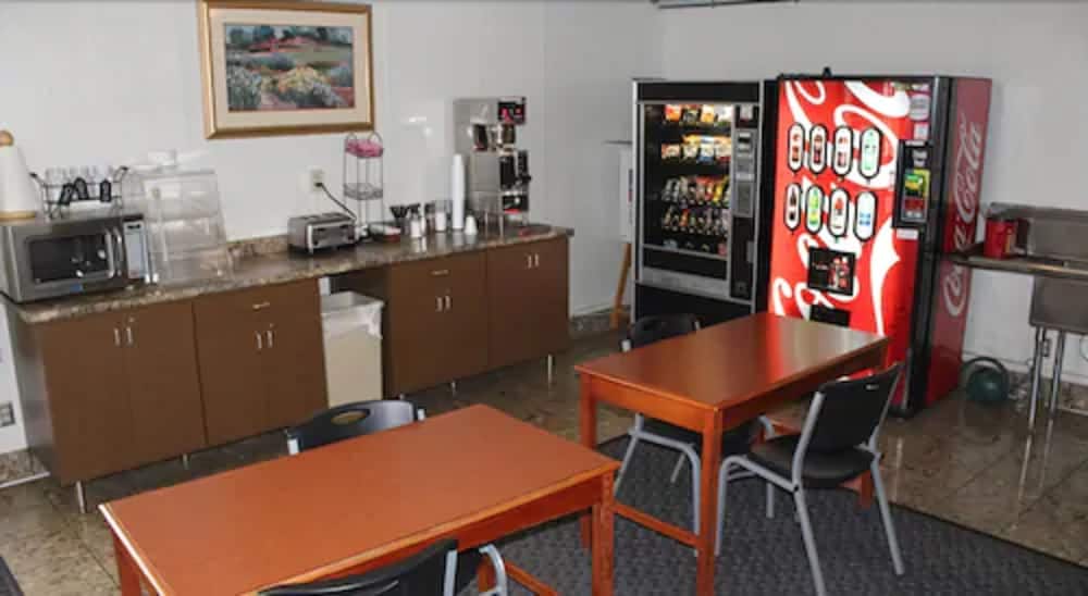 restaurant-cafeteria