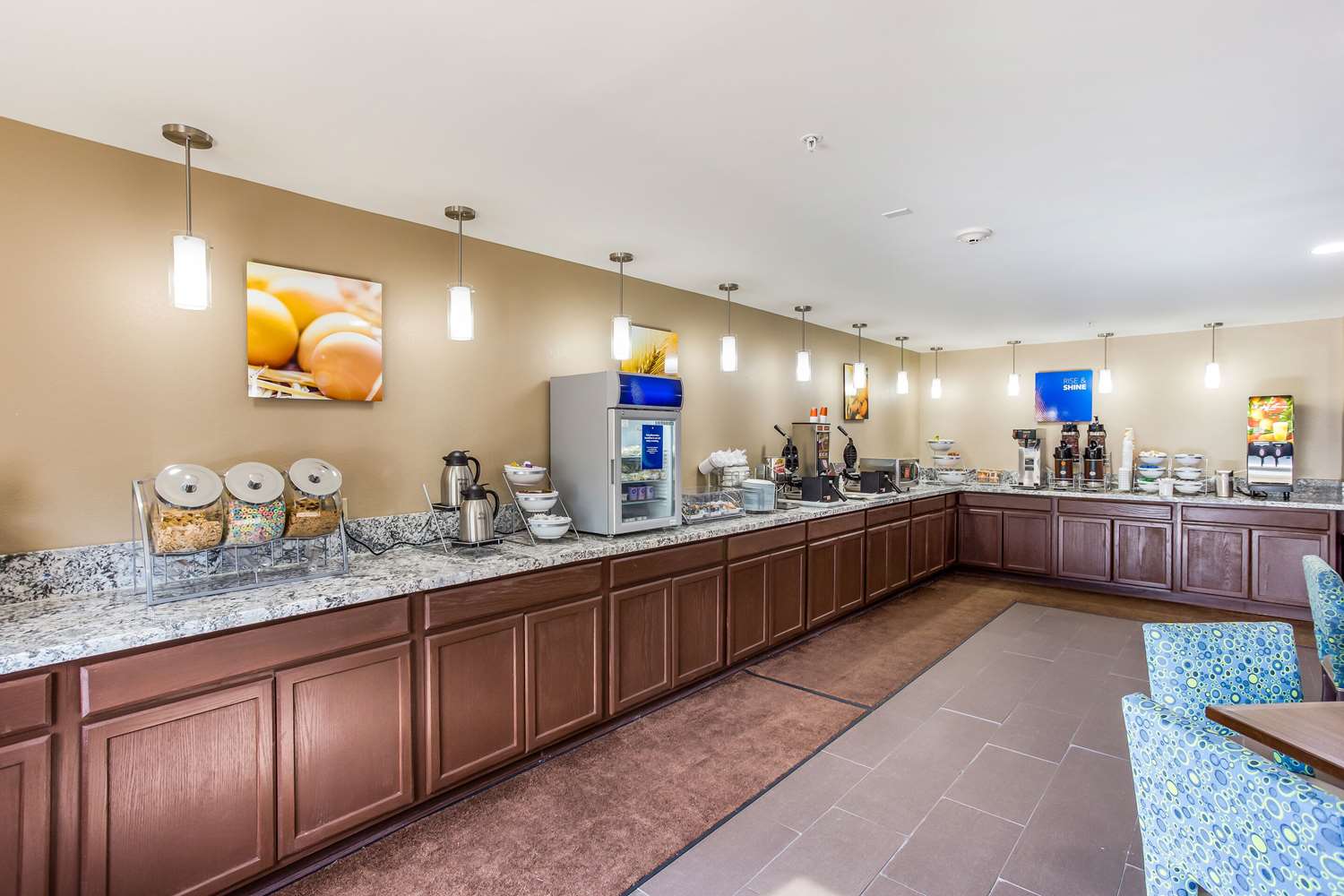 Comfort Inn Charleston South Charleston, WV 6/22