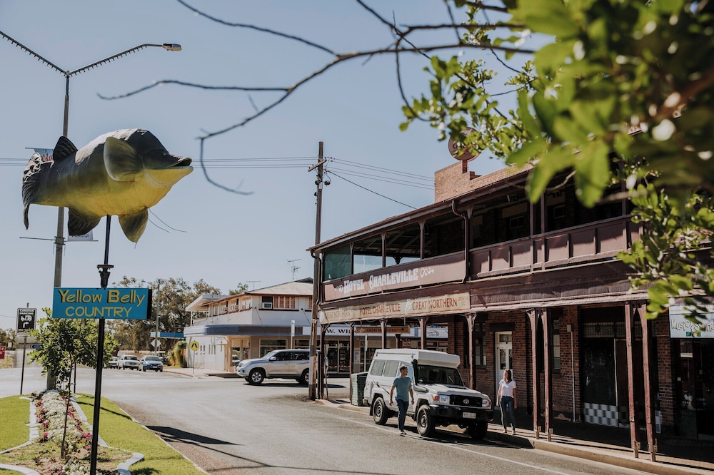 THE ROCKS MOTEL 42/55