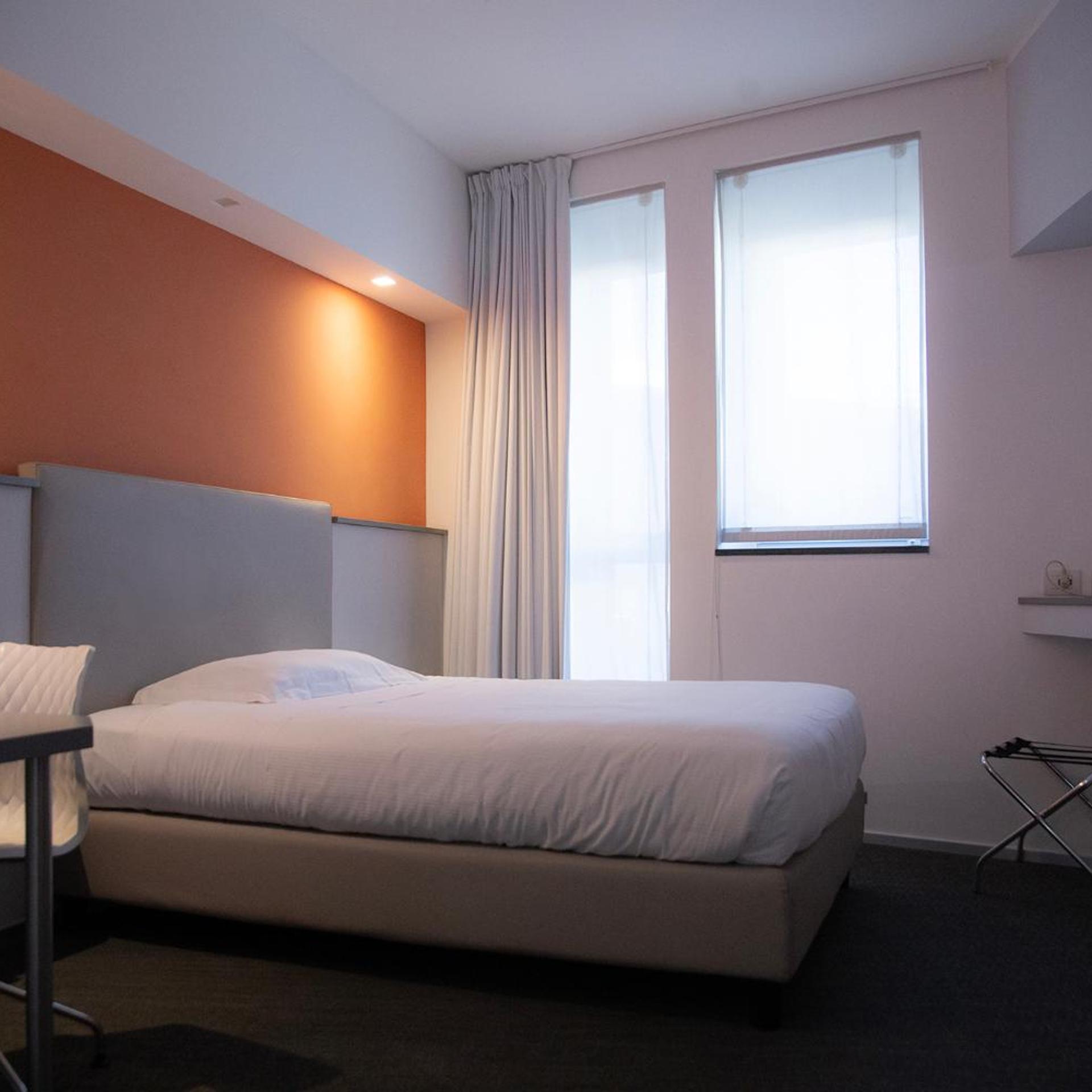 غرفة مفردة، Hotel Executive Inn 2/12