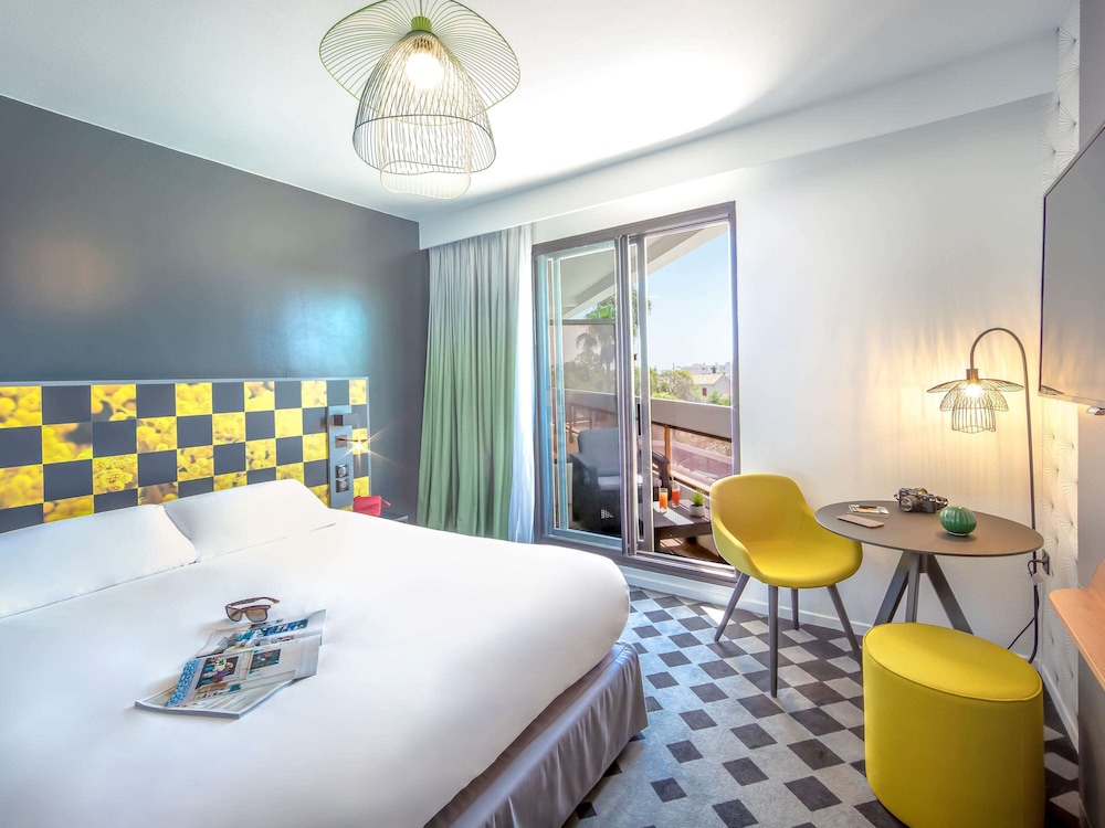Mercure Hyeres Centre 16/73