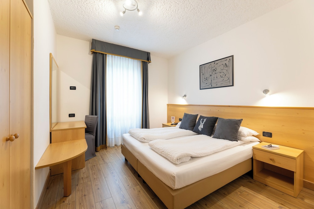 Hotel Derby 13/48