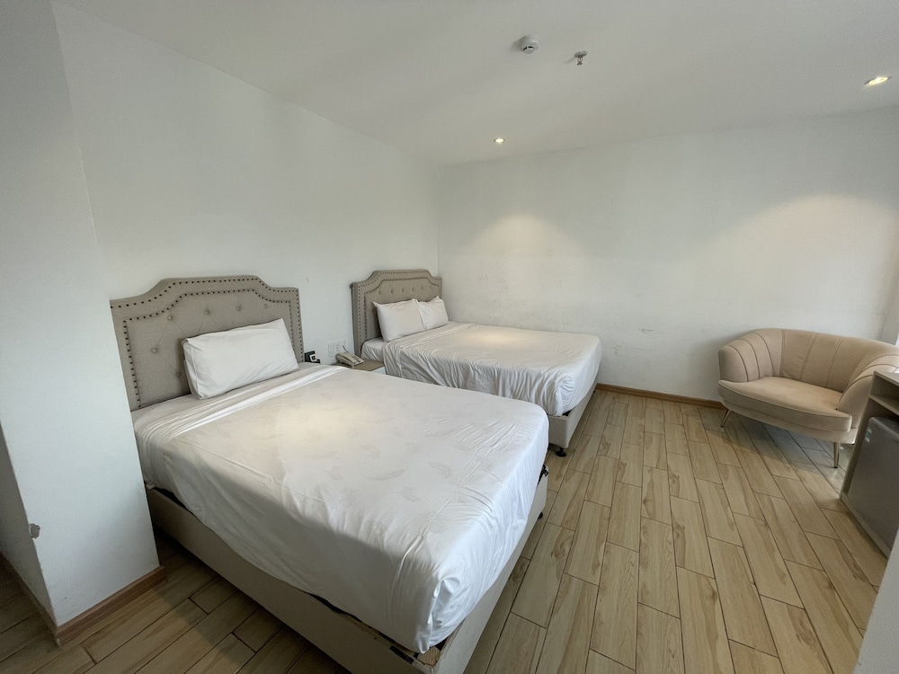 RHM Luxury Hotel And Suite 12/53