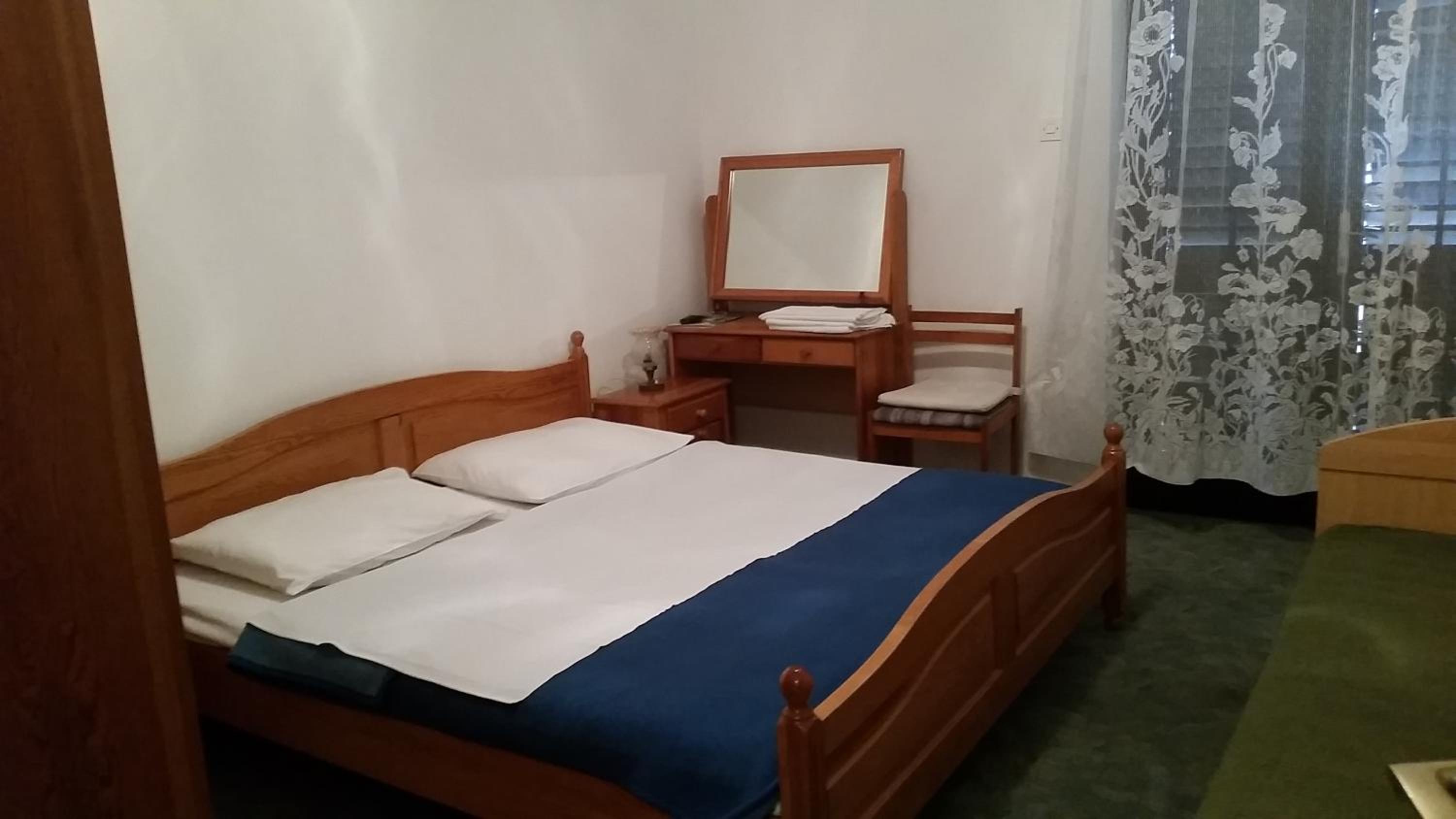 Biser Hotel 18/55