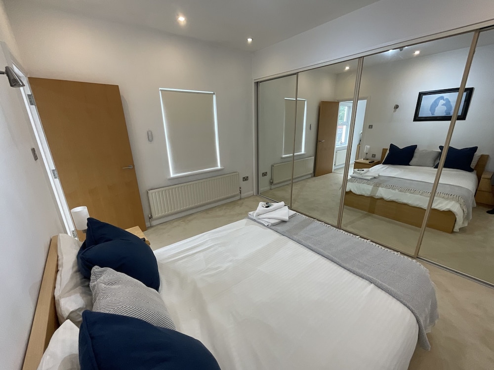 Earle House Serviced Apartments 18/50
