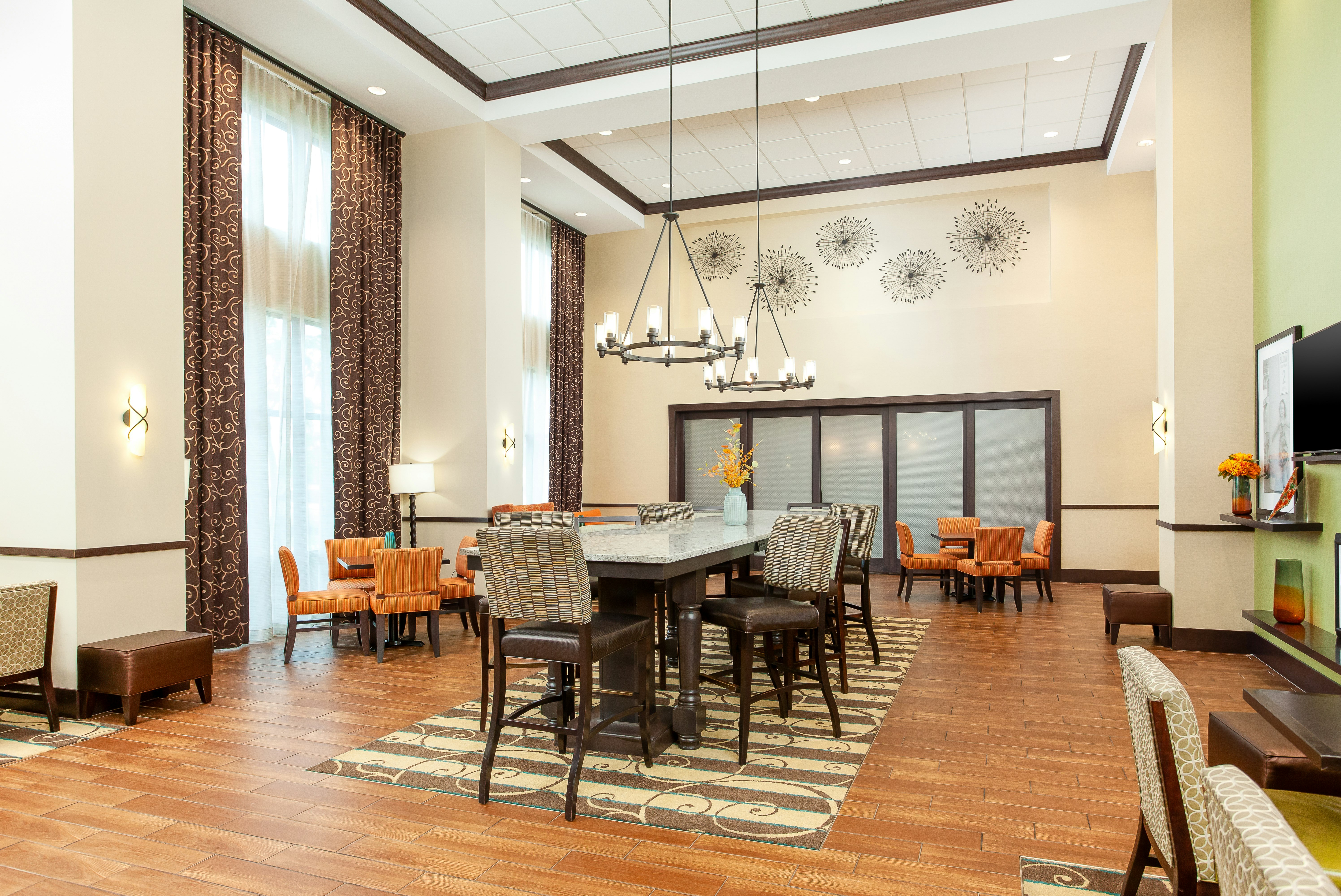 Hampton Inn and Suites Niles Warren OH 58/77