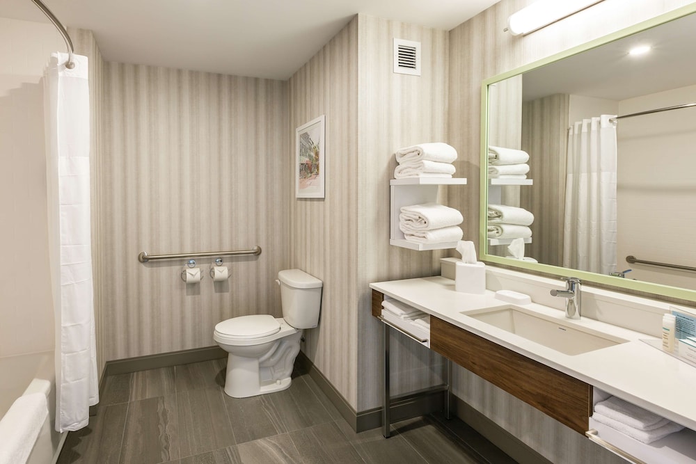 Hampton Inn Suites By Hilton Beauport Quebec 10/48