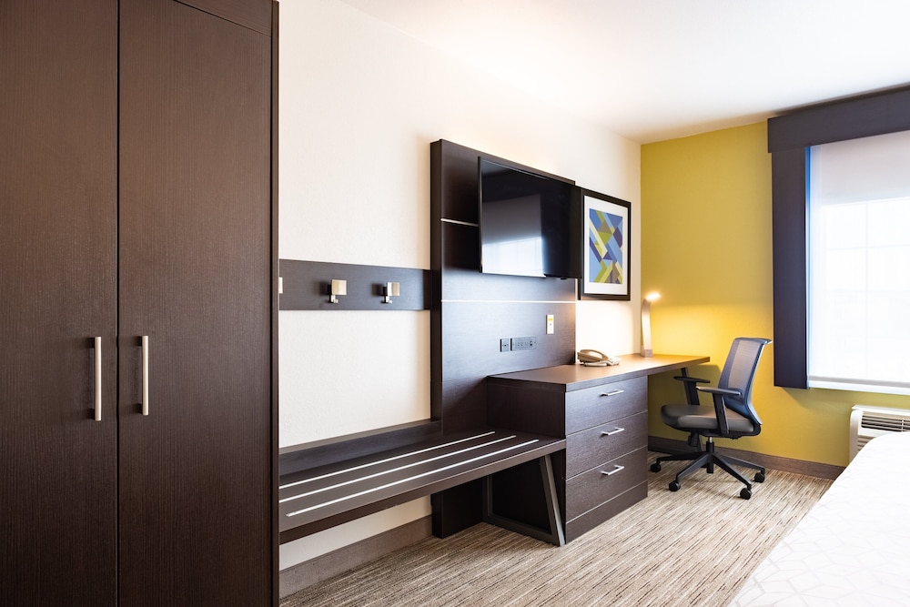 Holiday Inn Express Hotel And Suites Evanston 43/50