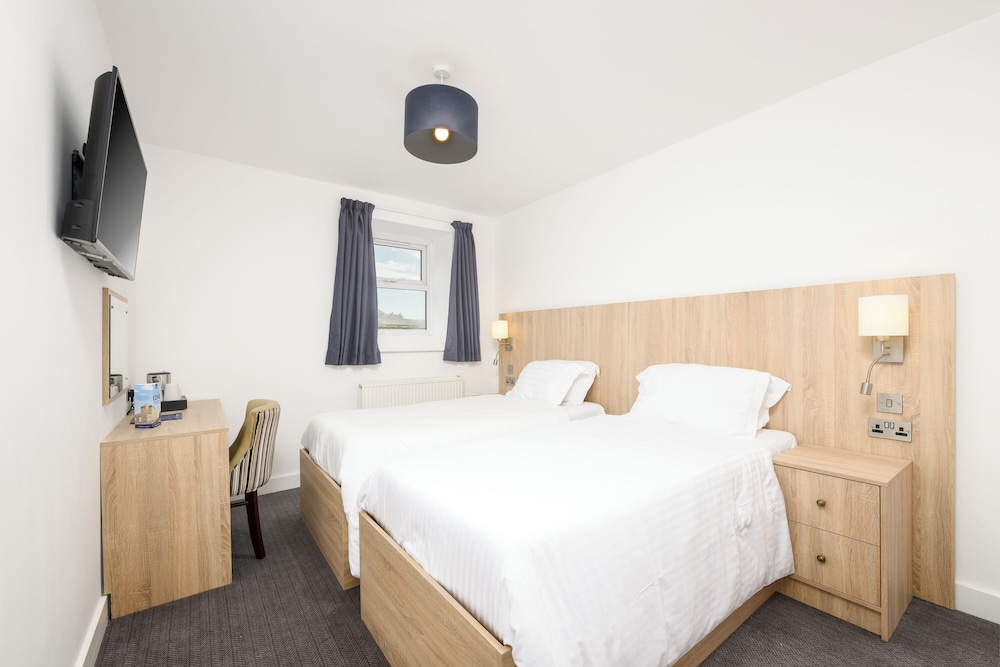 The Sandringham Hotel 27/48