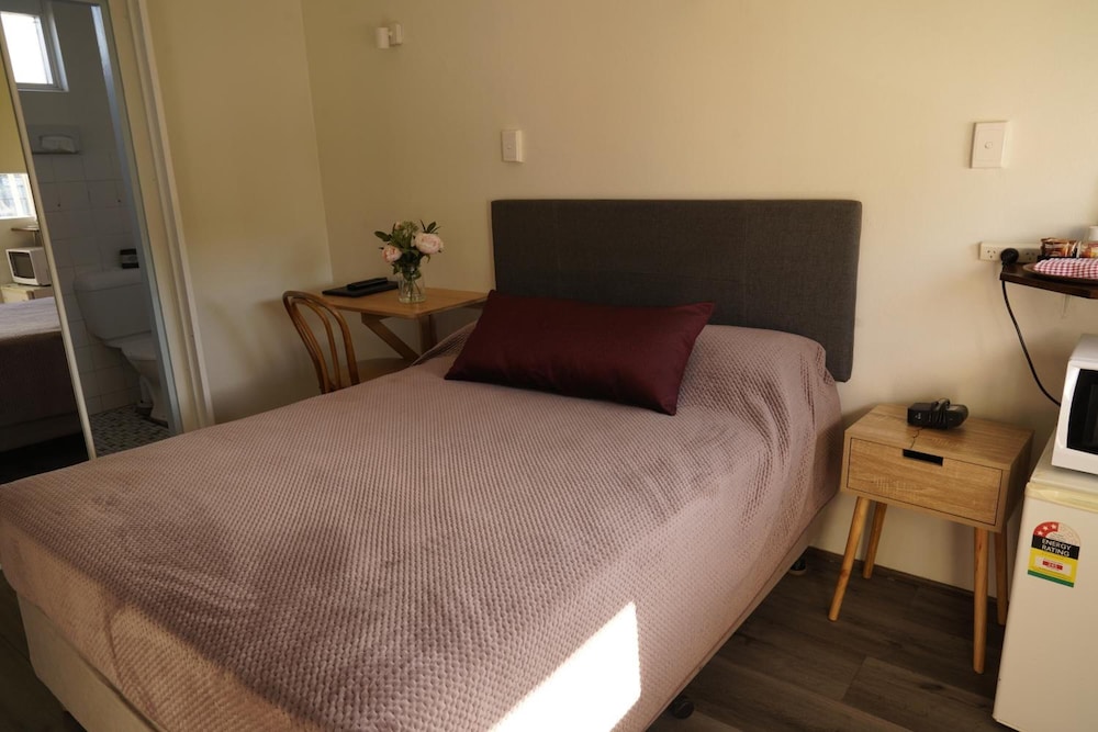 Country Motor Inn 17/36