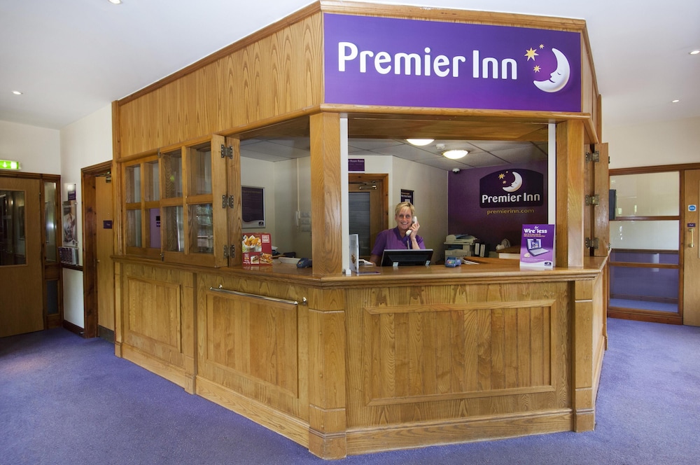 Premier Inn Milton Keynes South West (Furzton Lake) 6/31