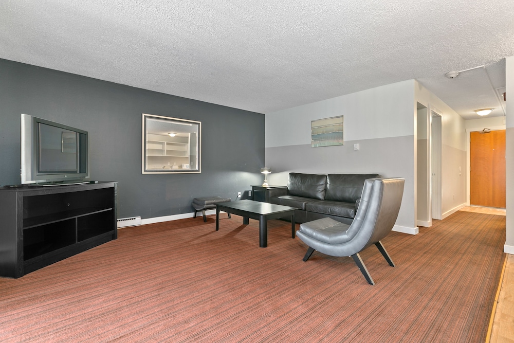 Interurban Suites Hotel, a Dazzler Select by Wyndham 38/69