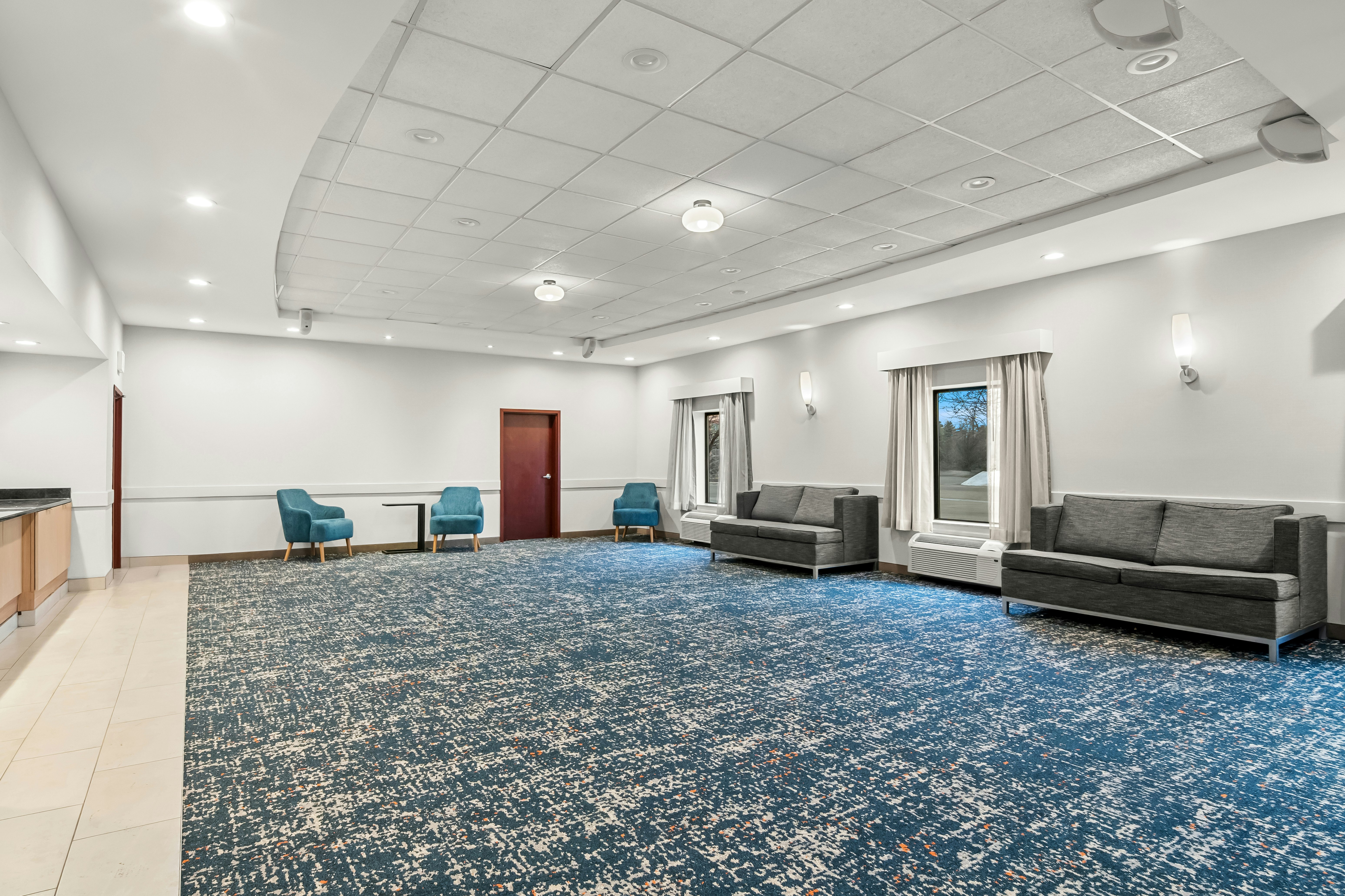 Hampton Inn Suites Detroit Canton 42/89