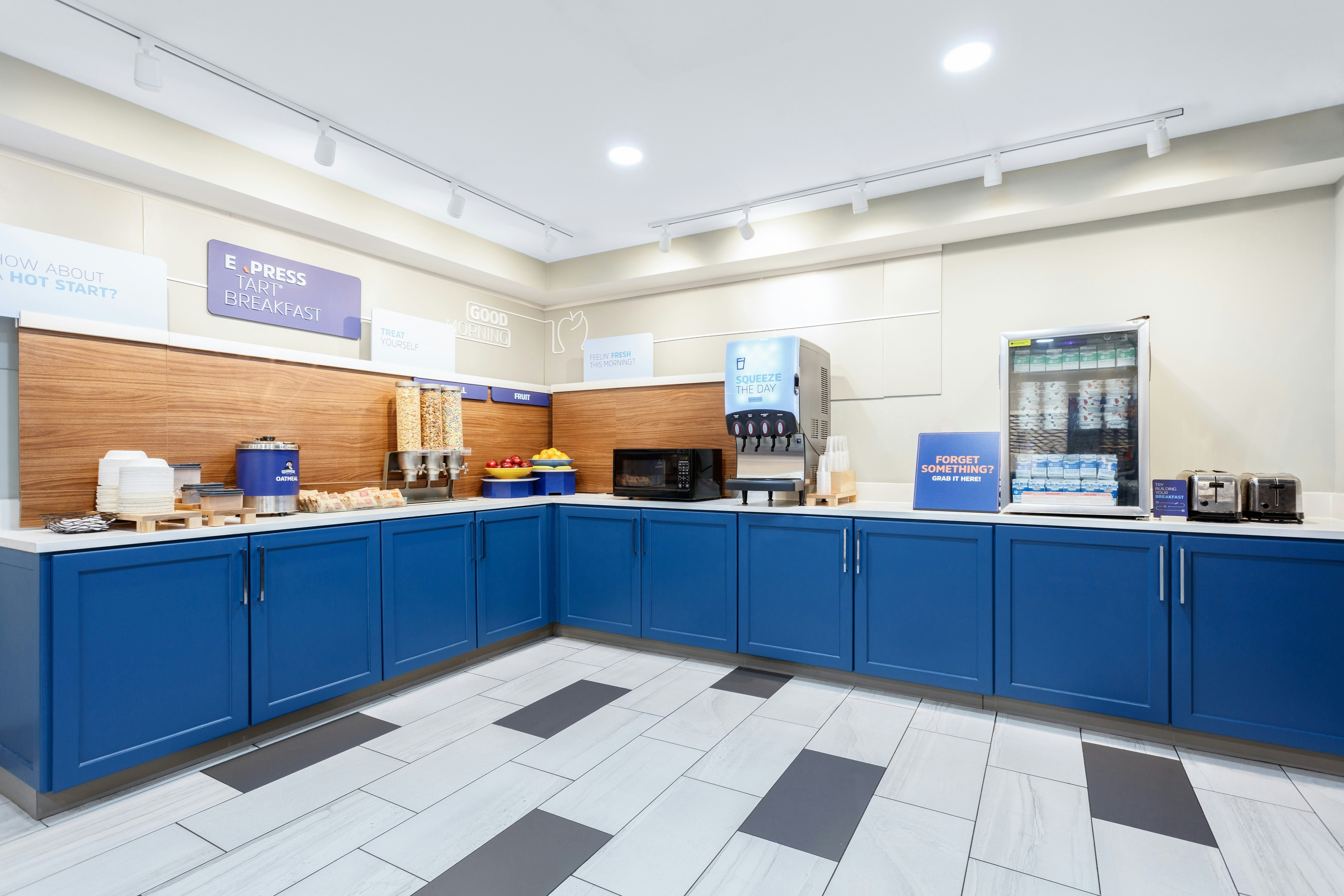 Holiday Inn Express Suites Williamsburg 8/56