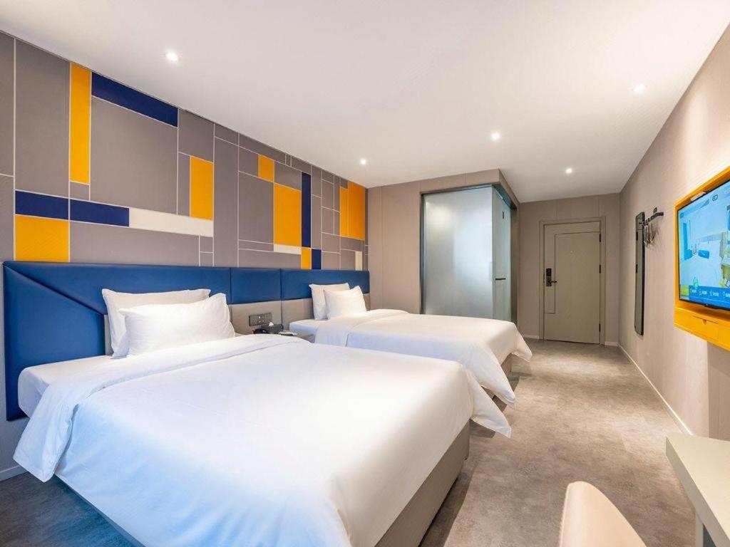 7 Days Inn Wuhan Dingziqiao Zhongnan Road Metro Station 26/43
