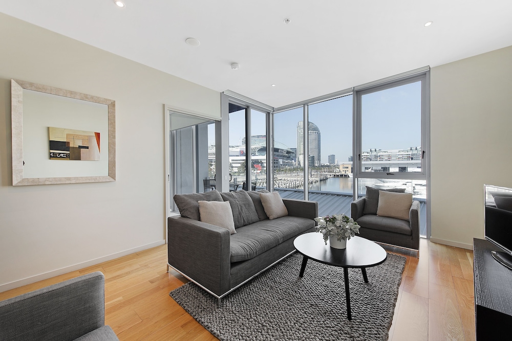 Docklands Private Collection of Apartments - Digital Harbour 36/50