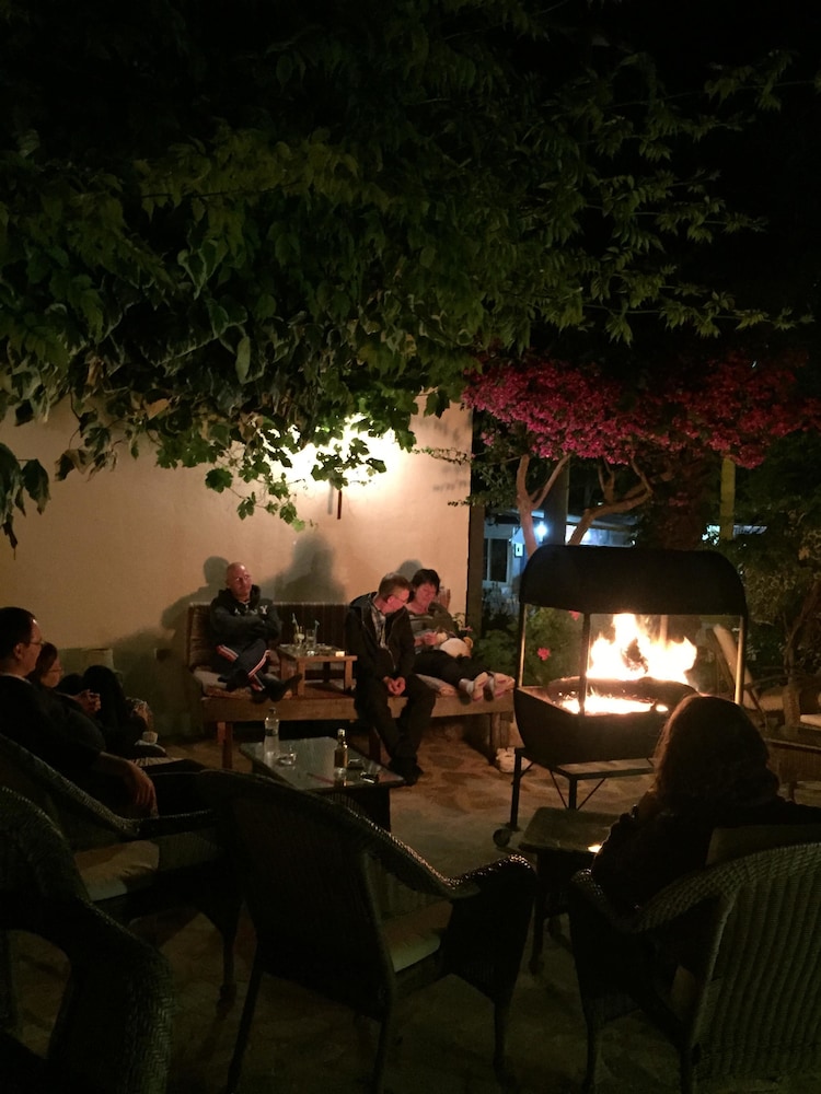 Dardanos Hotel 32/37