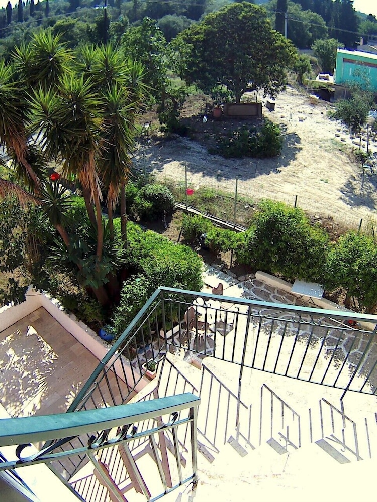Joanna Apartments 5/42