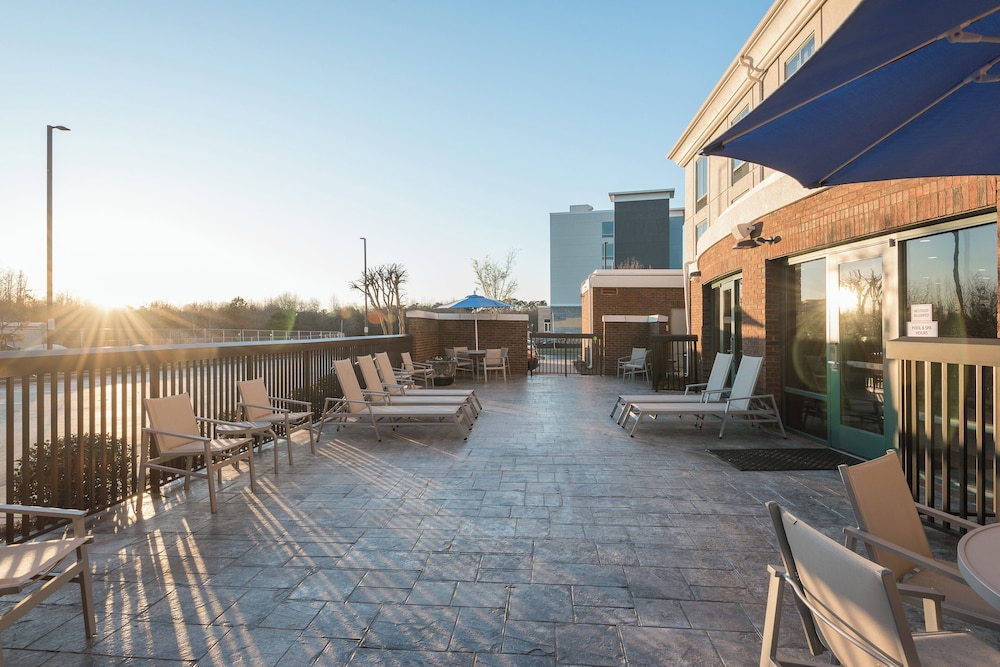 Holiday Inn Express and Suites Florence I-95 and I-20 Civic Ctr, an IHG Hotel 44/70