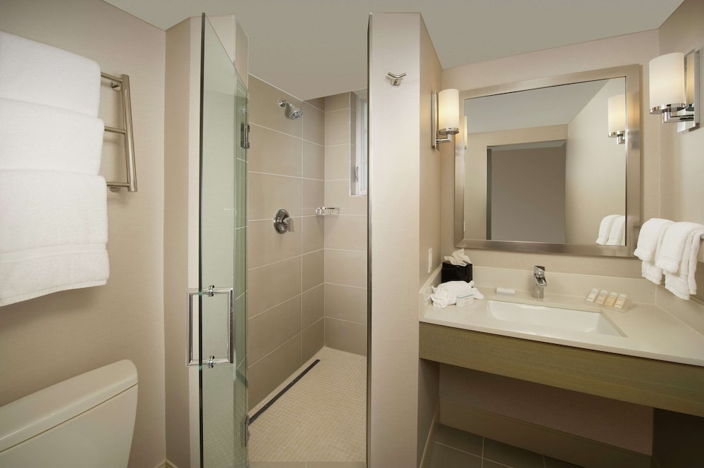 Hilton Garden Inn Miami South Beach 8/41