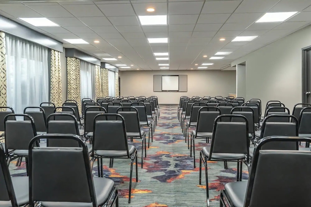 La Quinta Inn And Suites By Wyndham Seattle Federal Way 42/49