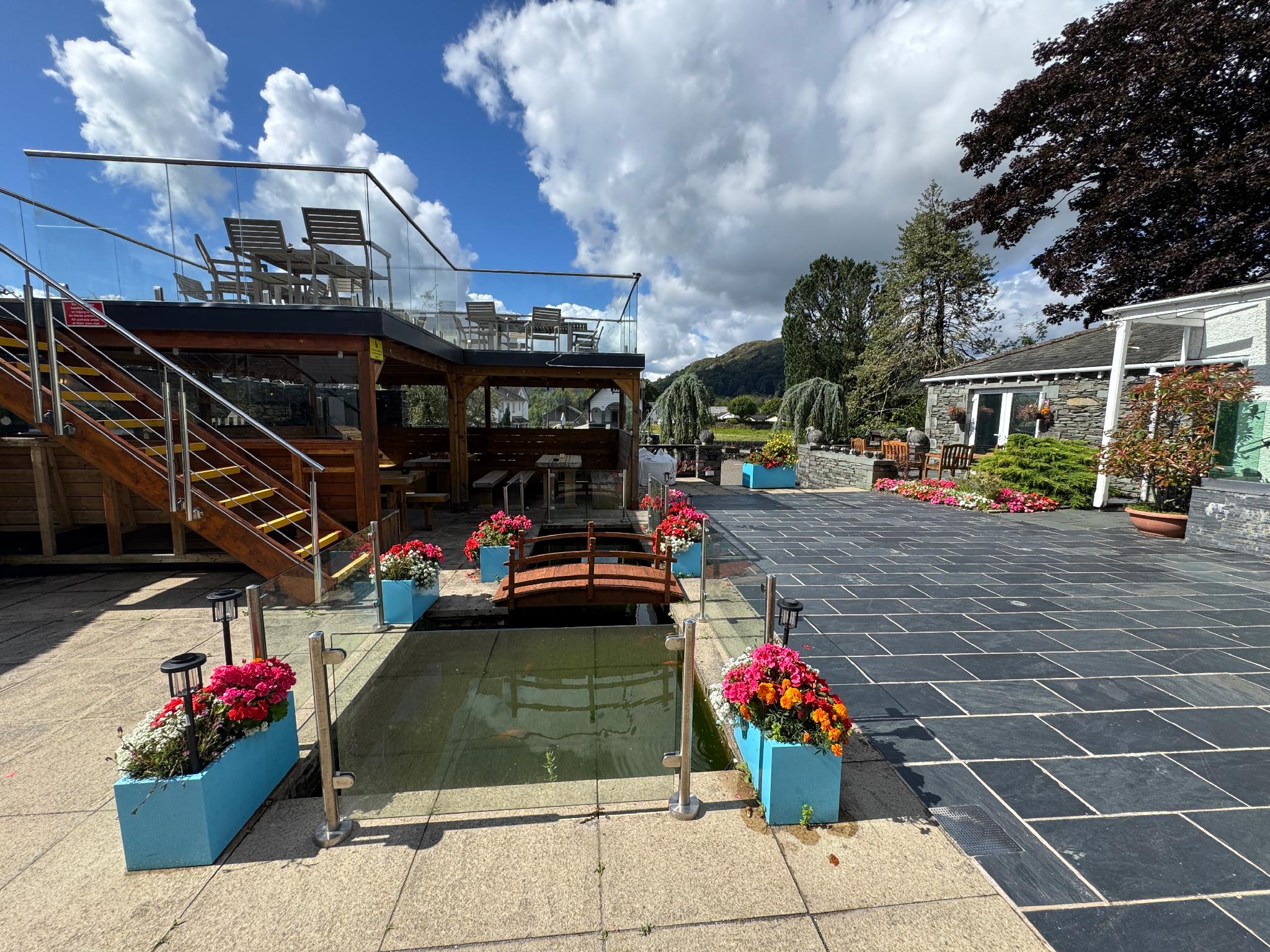 Waterhead Rooms & Suites - Parking and Light Breakfast 17/43