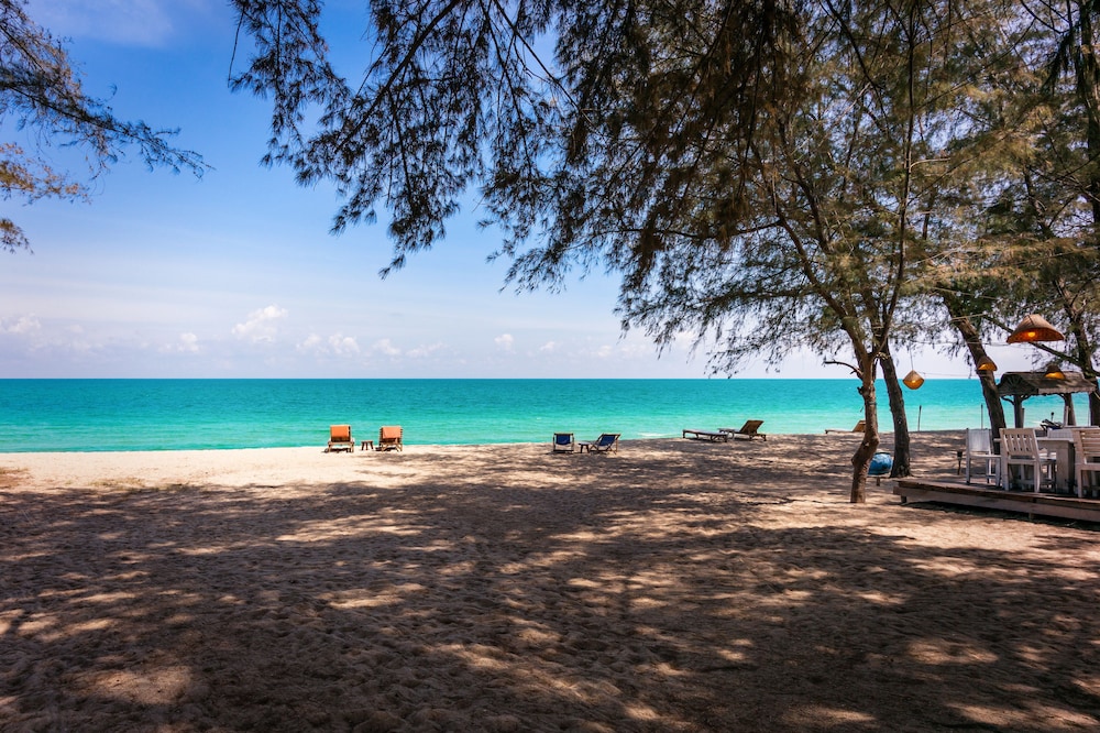 Mumsa Beach Resort & Restaurant 57/66