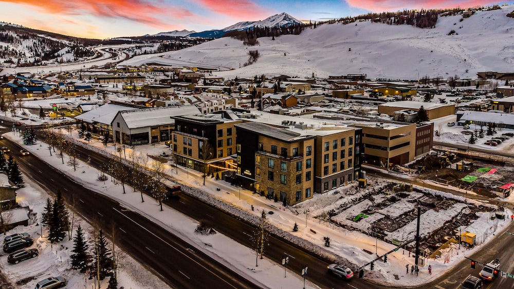 Indigo Silverthorne 1/79