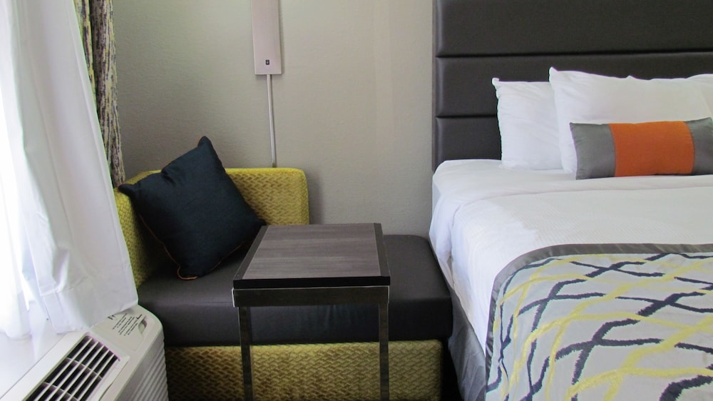 Baymont By Wyndham Murfreesboro 15/42