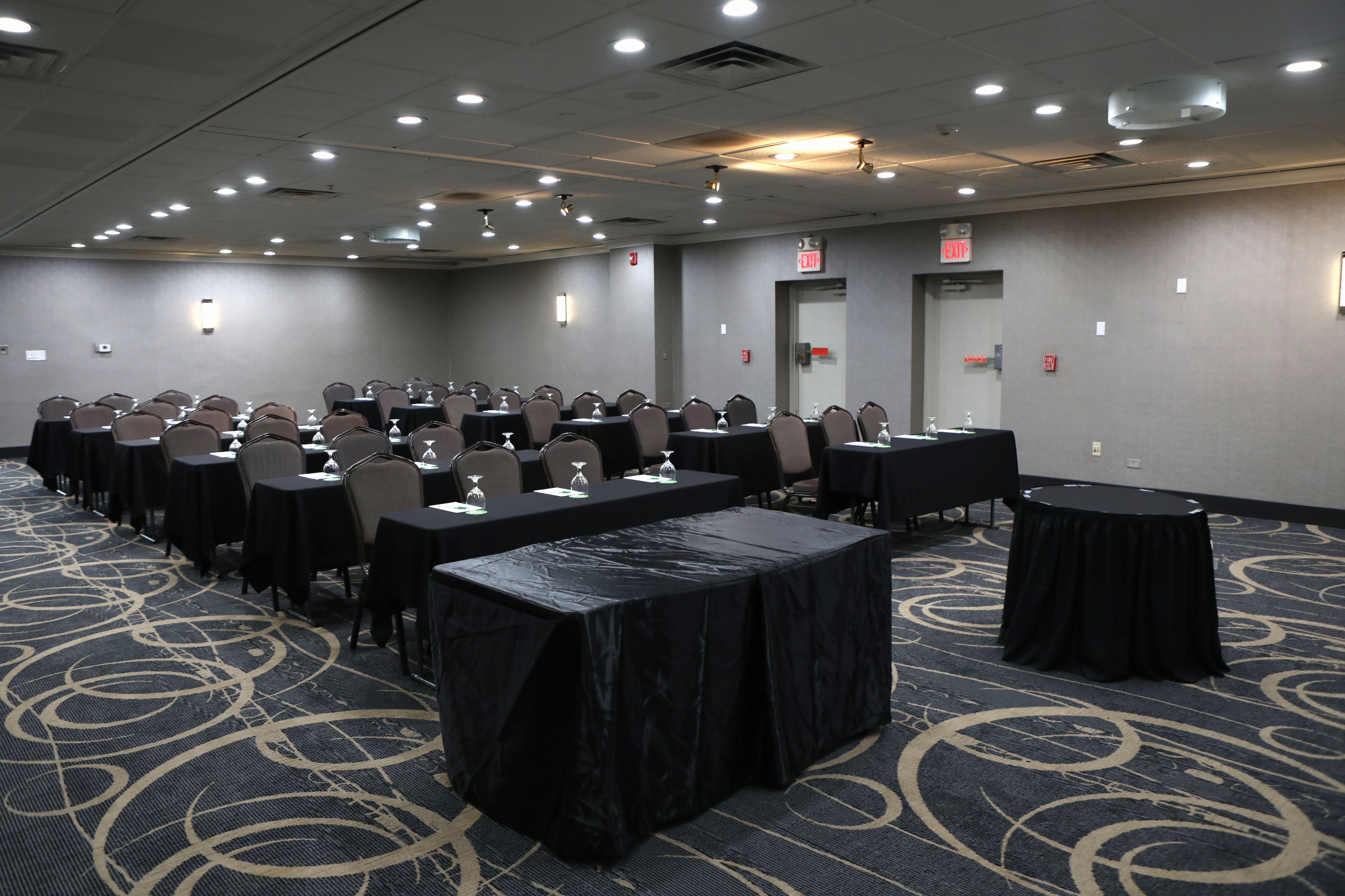 HOLIDAY INN CHICAGO OAKBROOK 55/63