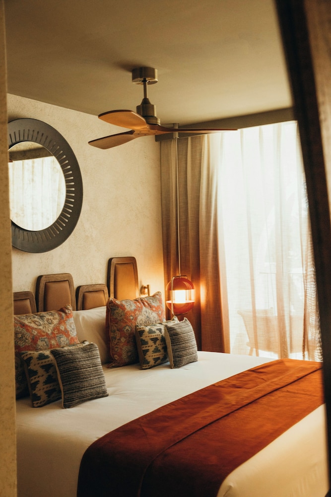 Junior Suite, King Bed, Sofa