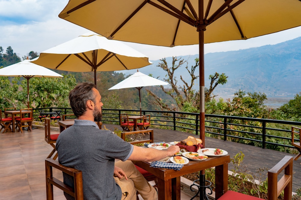 The Pavilions Himalayas Lake View 40/62
