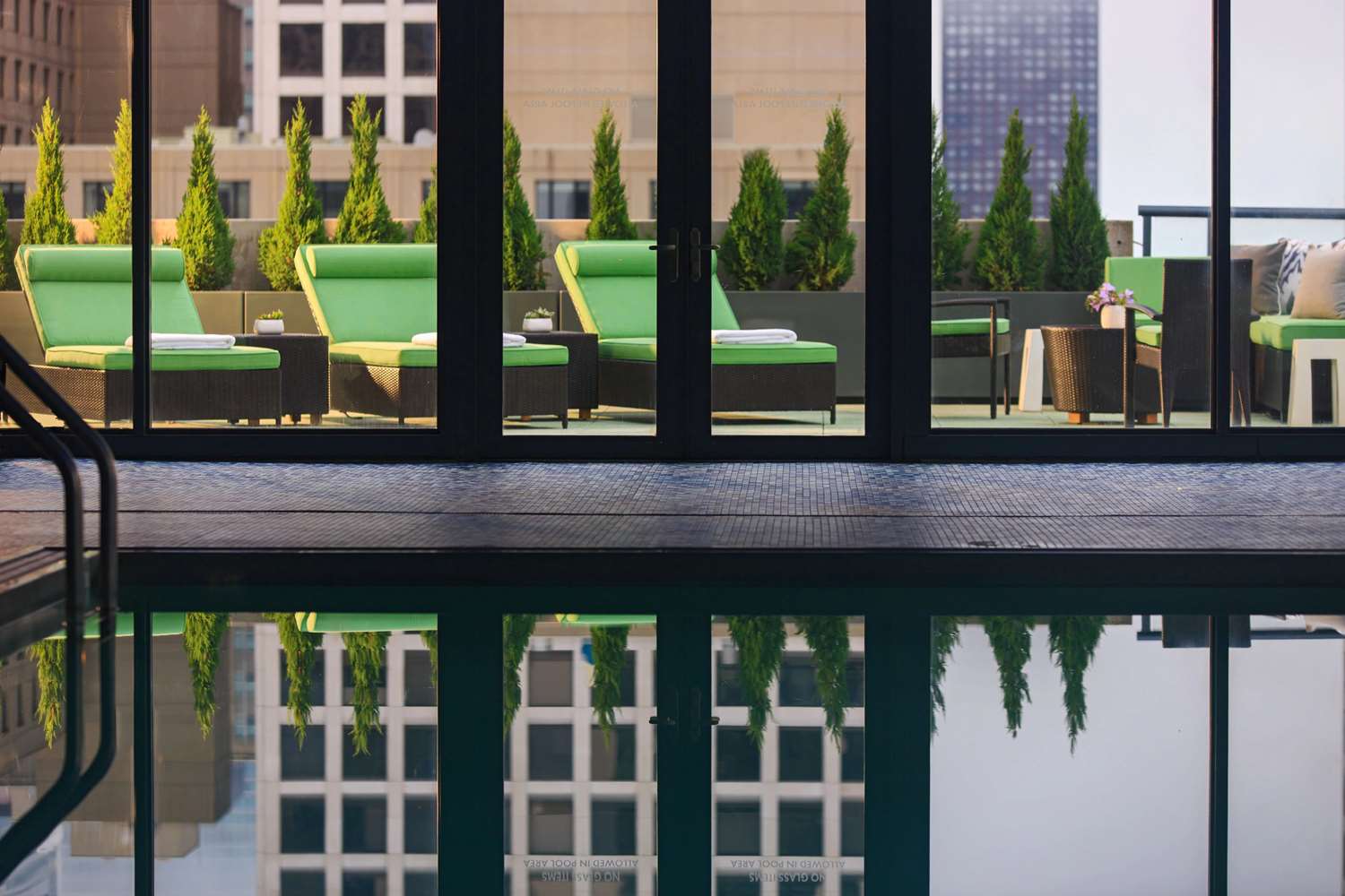 Hotel 505 River North 74/75