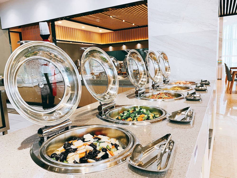 HOLIDAY INN EXPRESS JINAN EXHIBITION CENTER 24/47