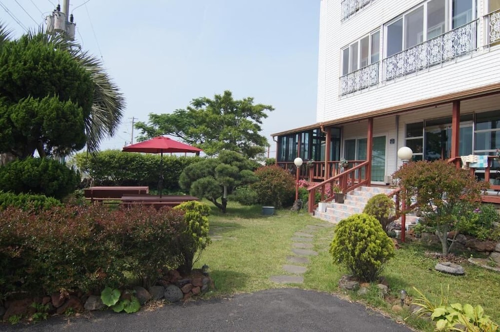 Yerae Pension 3/27
