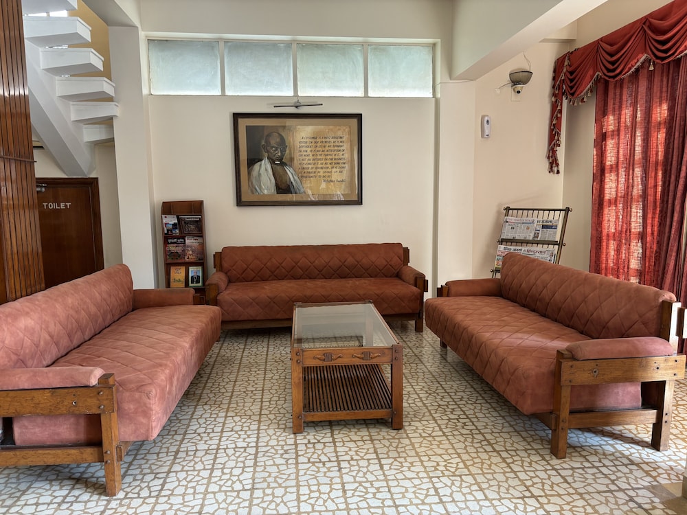 HOTEL PRADEEP 34/55