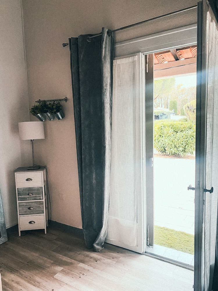 Auberge Des Pins 29/42