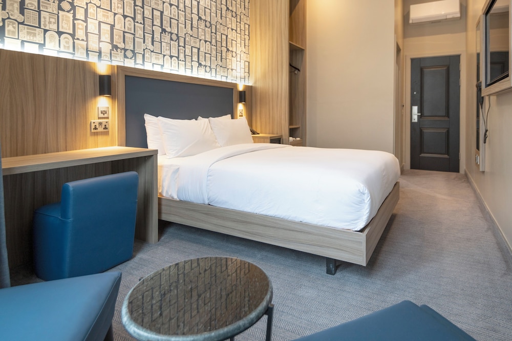 Brit Hotels Earls Court 21/54