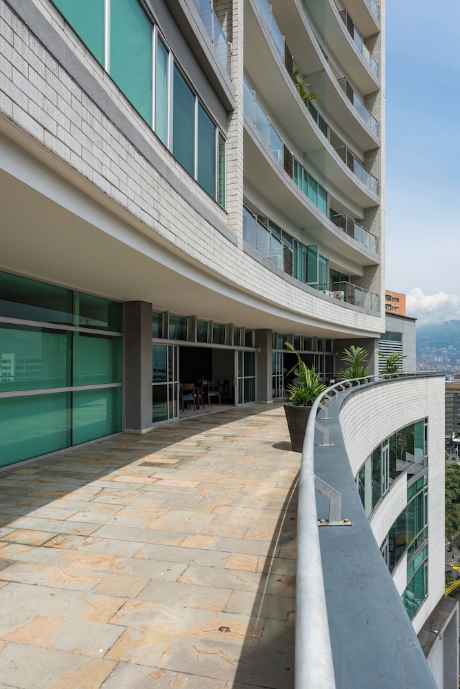 Estelar Medellin Apartaments 42/49