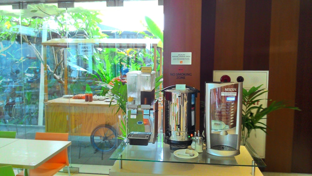 V HOTEL JAKARTA 27/45